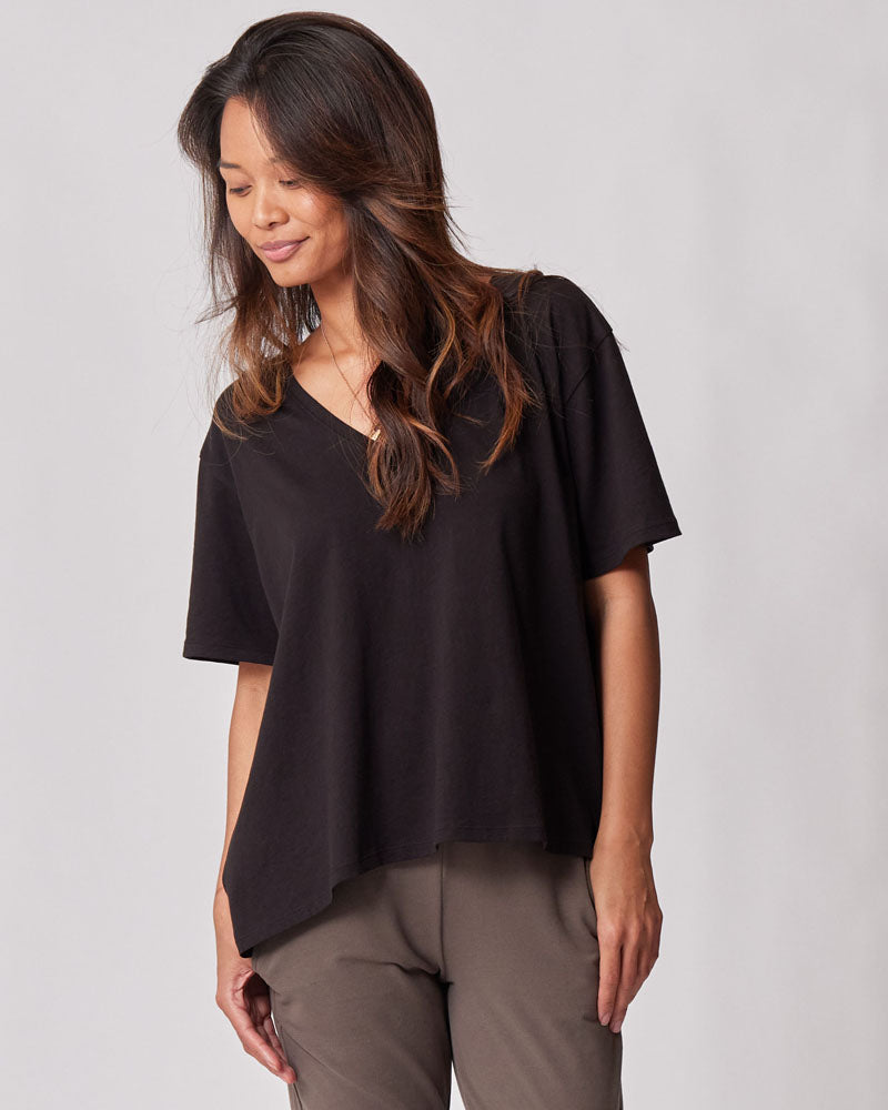 Everywhere V-Neck Tee - Black